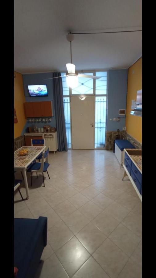 Vintage House Apartment คาตาเนีย ภายนอก รูปภาพ